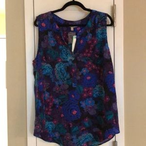 NWT sleeveless silk patterned blouse